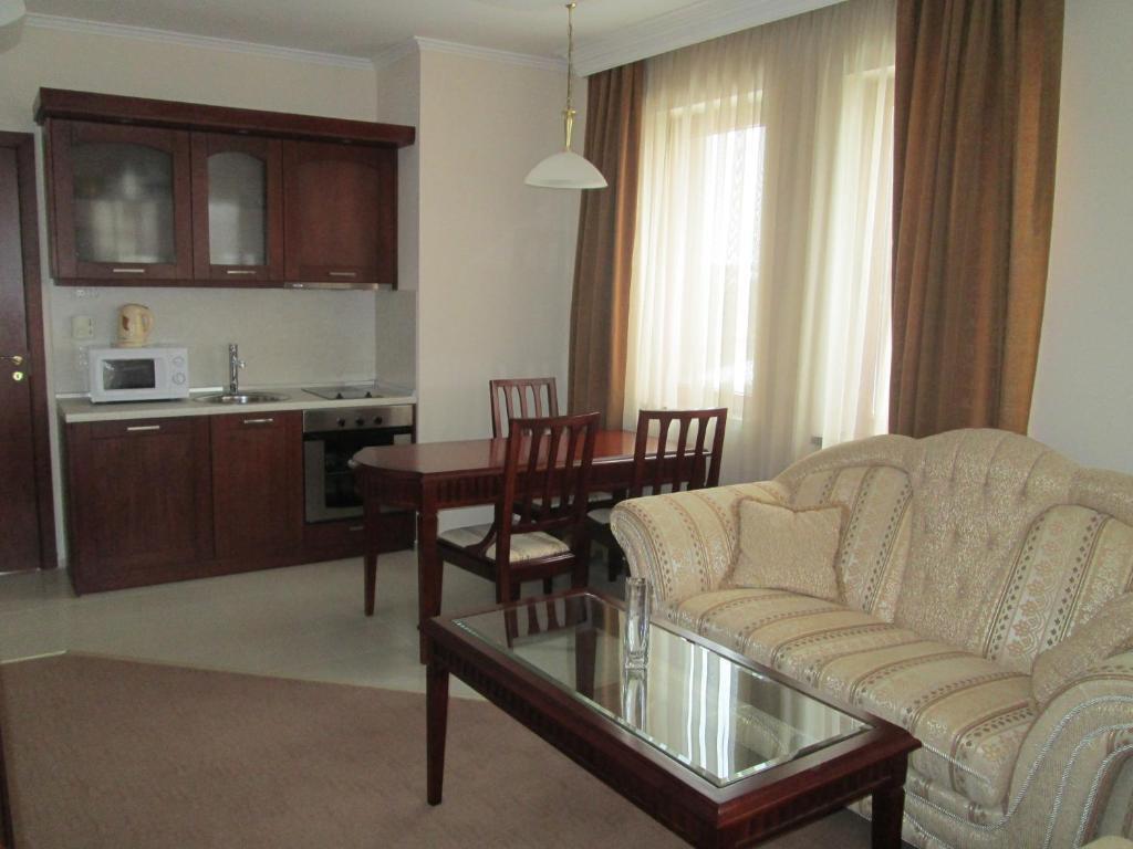 Downtown Alexander Services Apartments Бансько Номер фото
